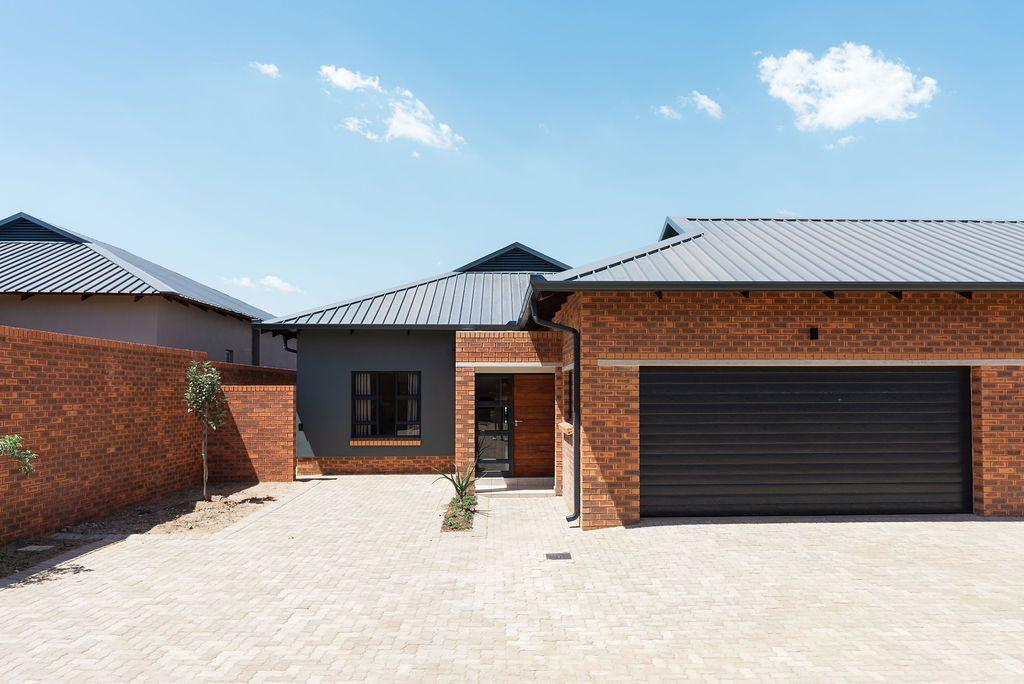 Six Fountains Estate 1